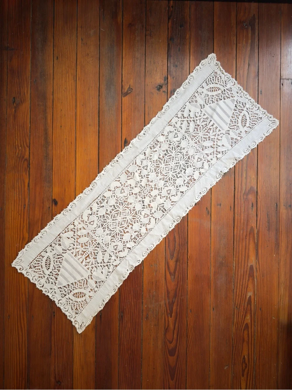 Antique Battenberg lace table runner 15x43”